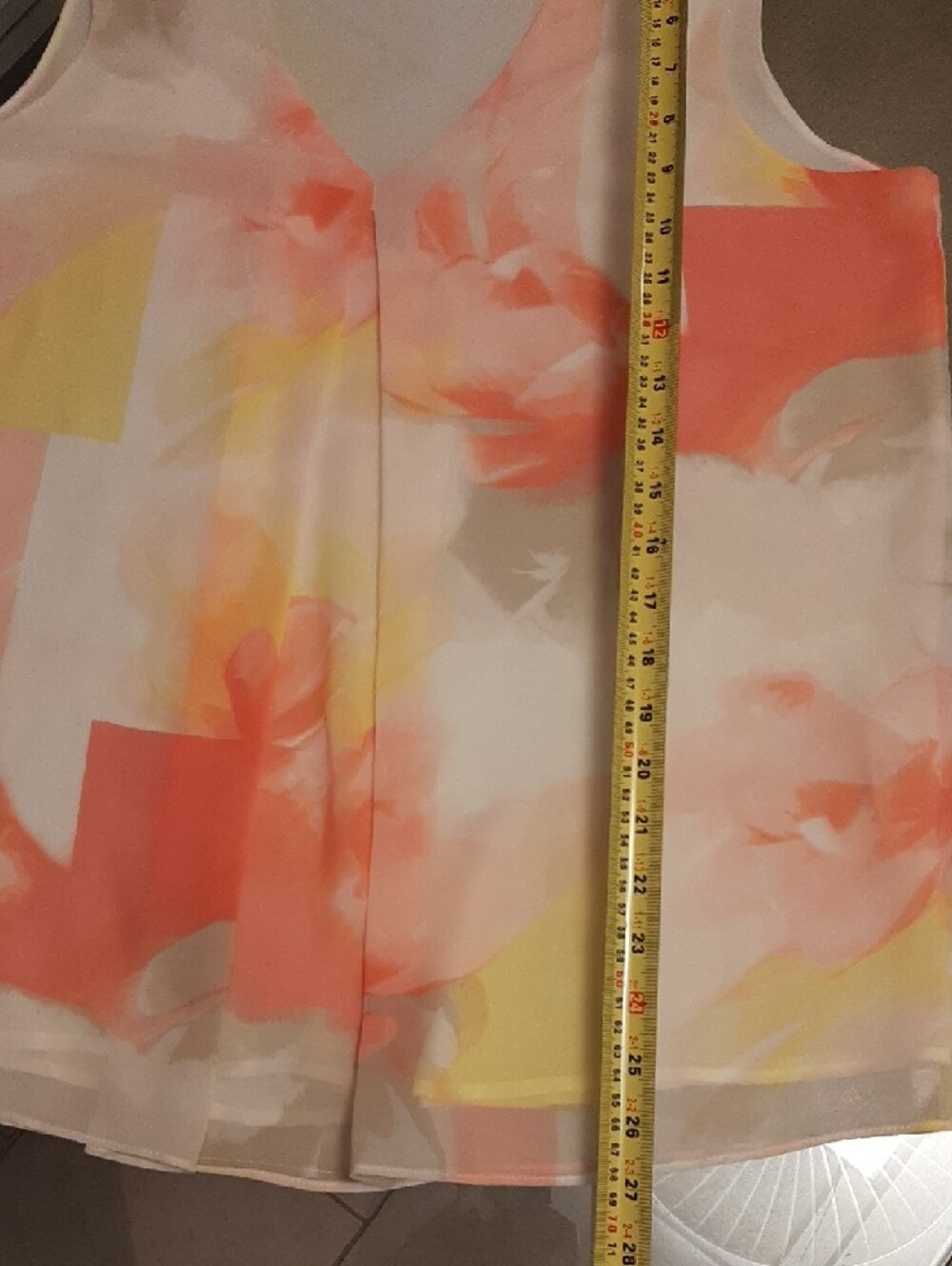 Calvin Klein๐NWOT V-Neck Coral/Yellow/White Watercolor Camisole Top LINED Sz L - Picture 8 of 8